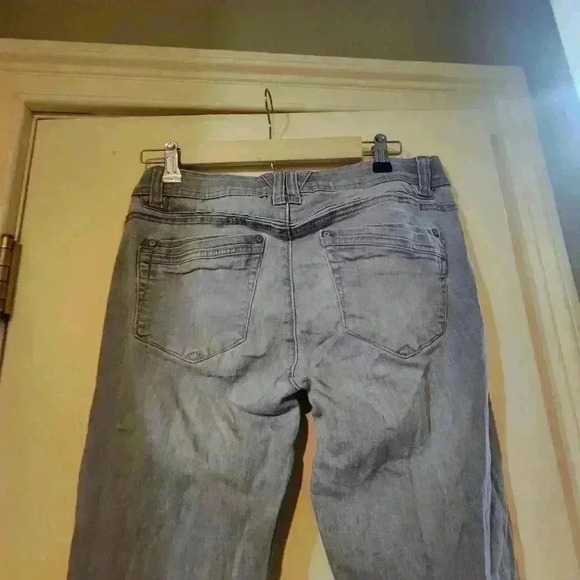 15Raw hem democracy light grey wash floral embroidered cropped jeans size size 6 - Picture 7 of 8